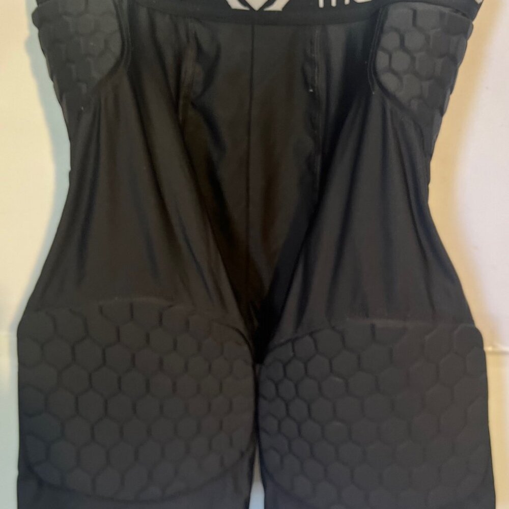 McDavid Padded Compression Shorts Large Black Hex Thigh Hip Protection Football
